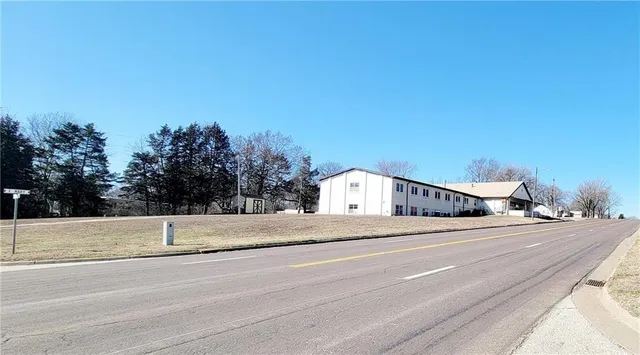 $799,000 | 100 North Green Street, Yates Center, KS 66783