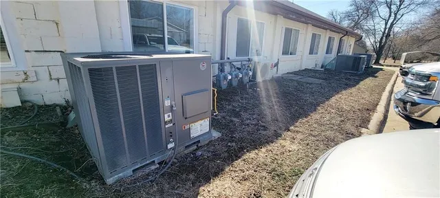 $799,000 | 100 North Green Street, Yates Center, KS 66783