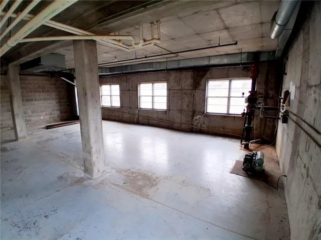 $799,000 | 100 North Green Street, Yates Center, KS 66783