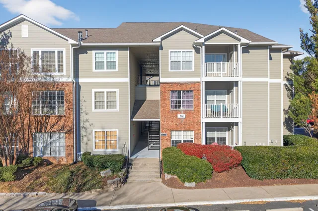 $239,000 | 2025 Woodmont Boulevard, Unit 226, Nashville, TN 37215