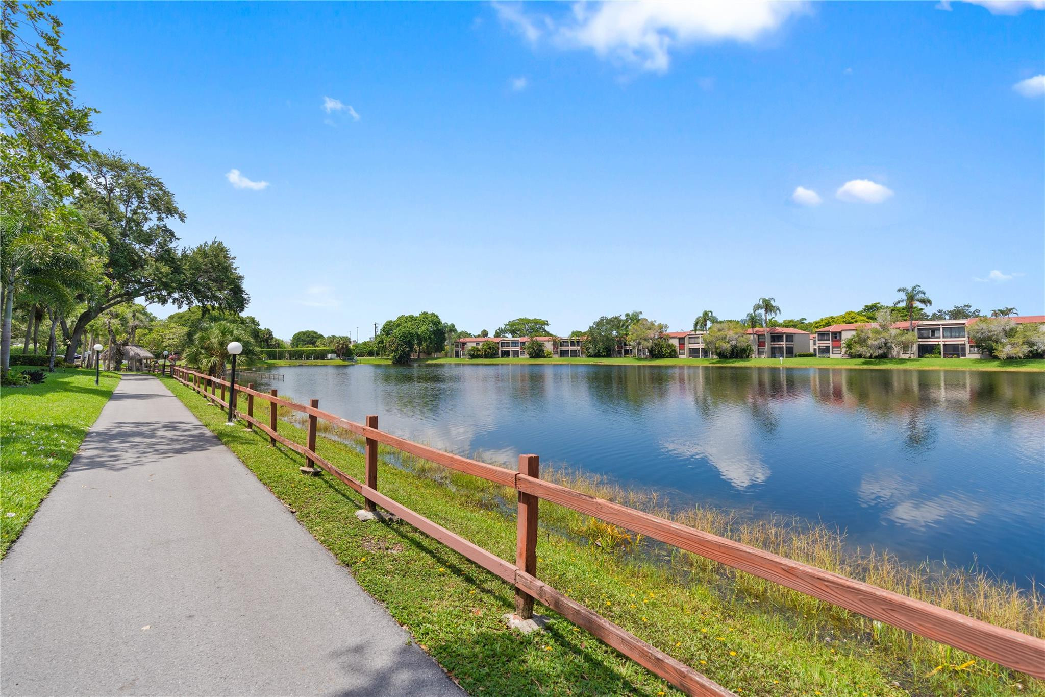 900 Colony Point Circle, Unit 511 Pembroke Pines, FL 33026 - Photo 1 of 38 Photo 23