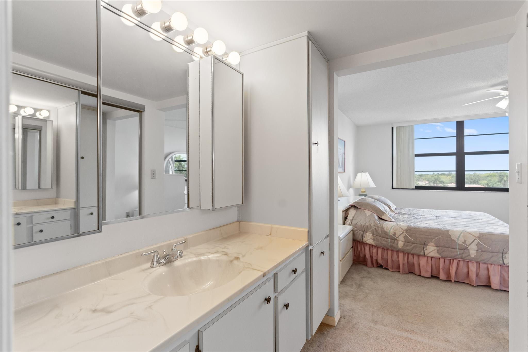 900 Colony Point Circle, Unit 511 Pembroke Pines, FL 33026 - Photo 19 of 38 Photo 14