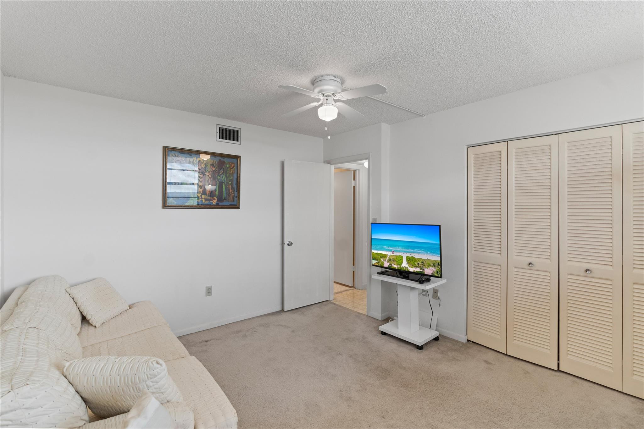 900 Colony Point Circle, Unit 511 Pembroke Pines, FL 33026 - Photo 21 of 38 Photo 16