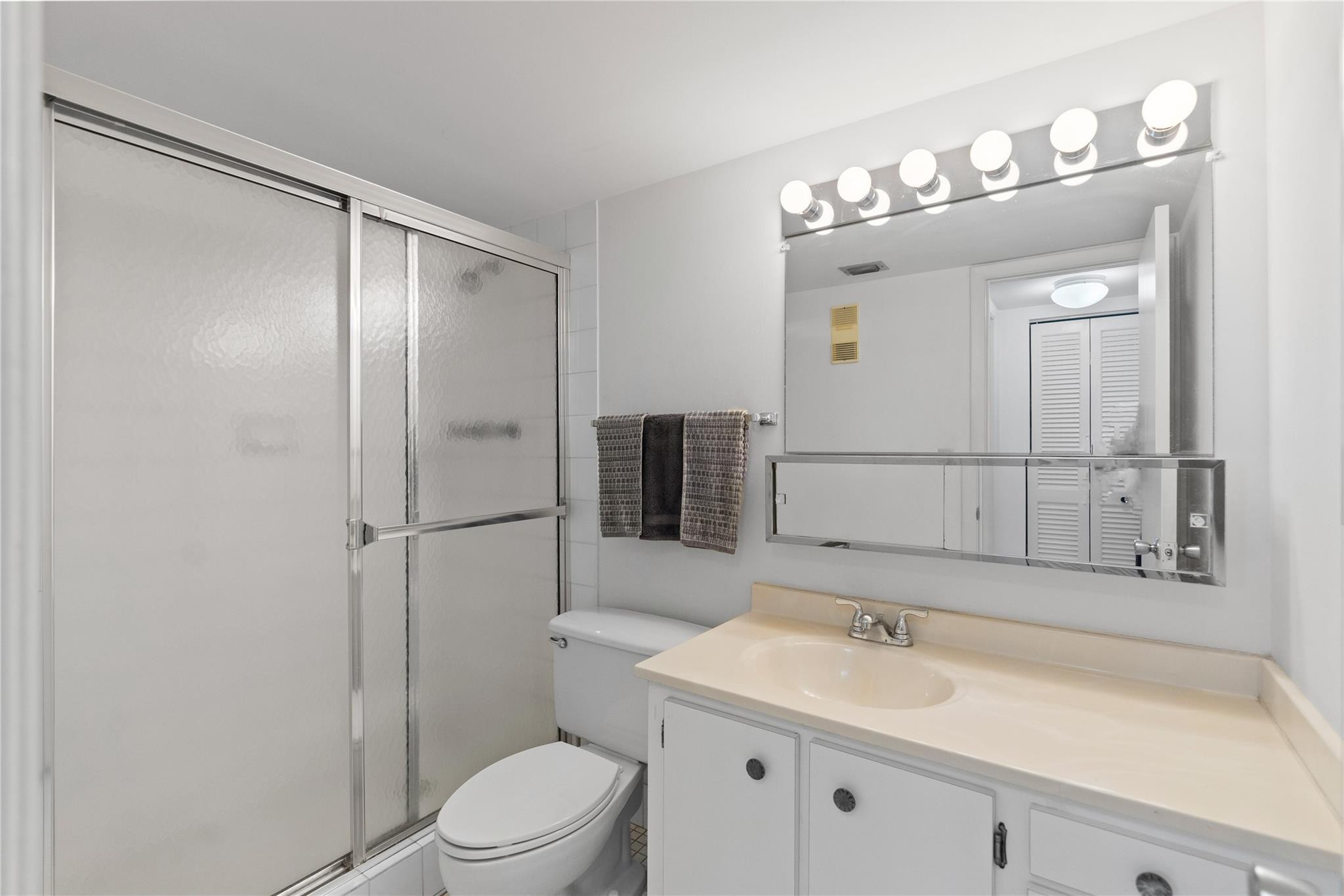 900 Colony Point Circle, Unit 511 Pembroke Pines, FL 33026 - Photo 22 of 38 Photo 17