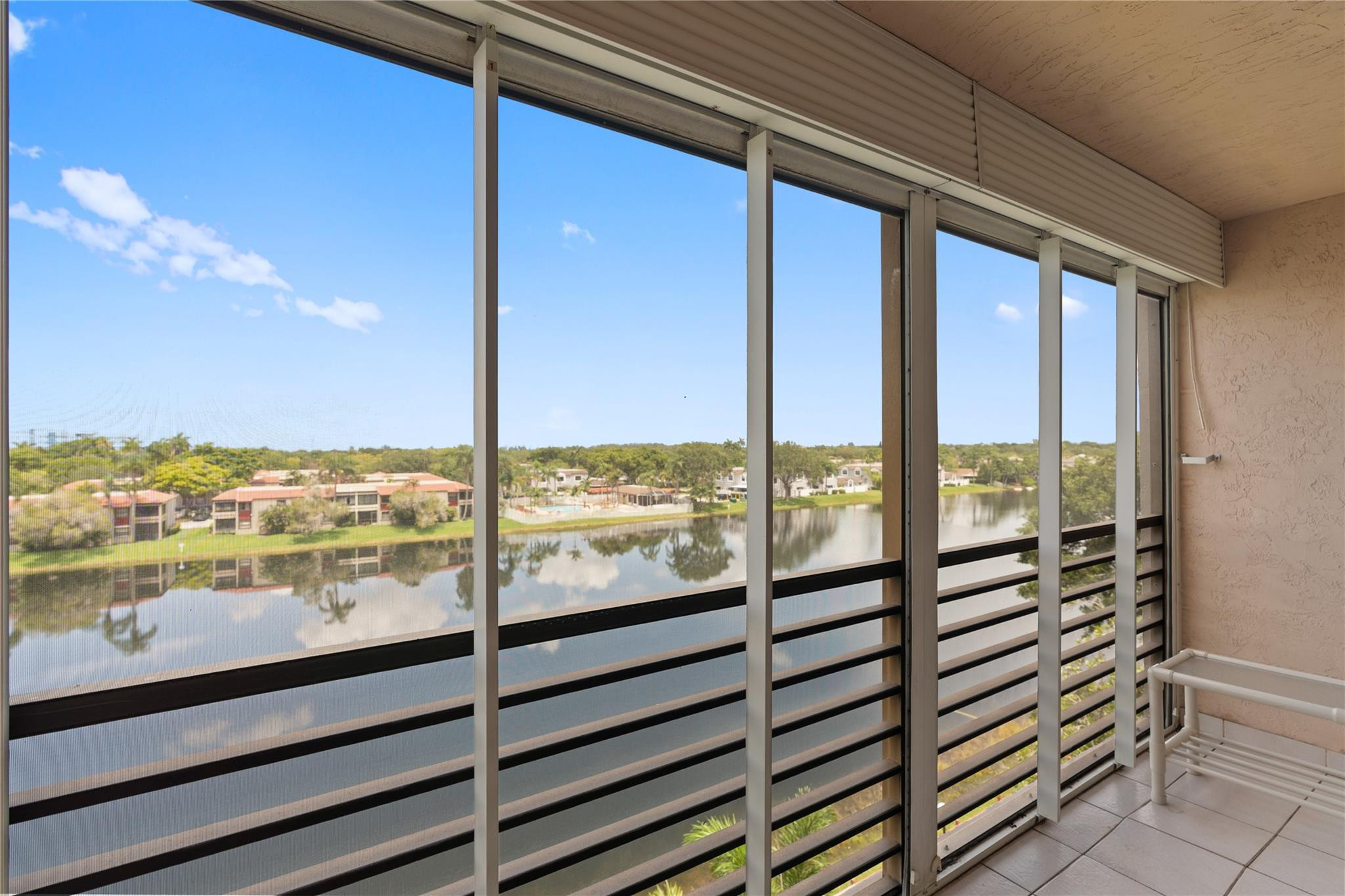 900 Colony Point Circle, Unit 511 Pembroke Pines, FL 33026 - Photo 23 of 38 Photo 18
