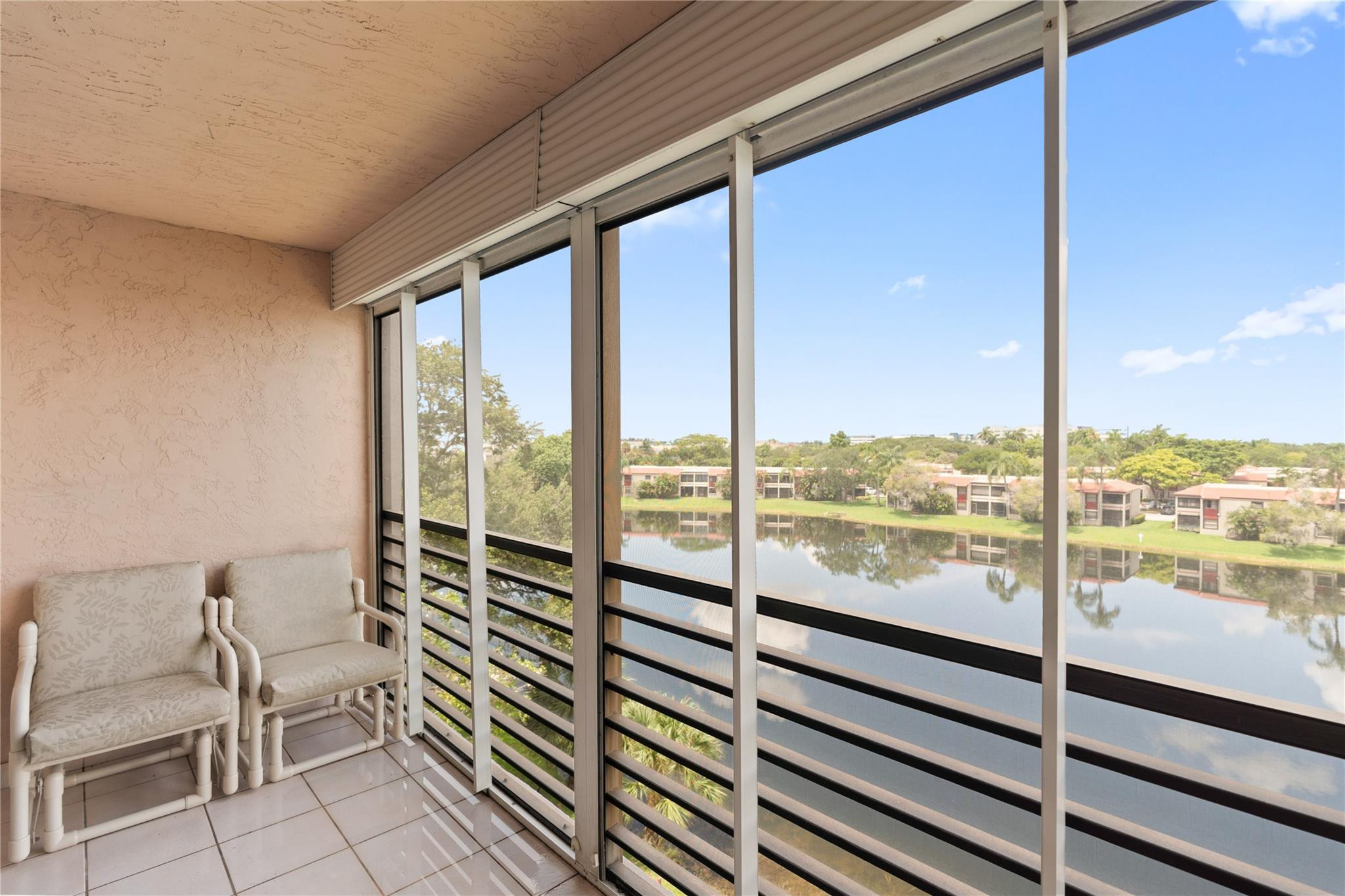 900 Colony Point Circle, Unit 511 Pembroke Pines, FL 33026 - Photo 24 of 38 Photo 19