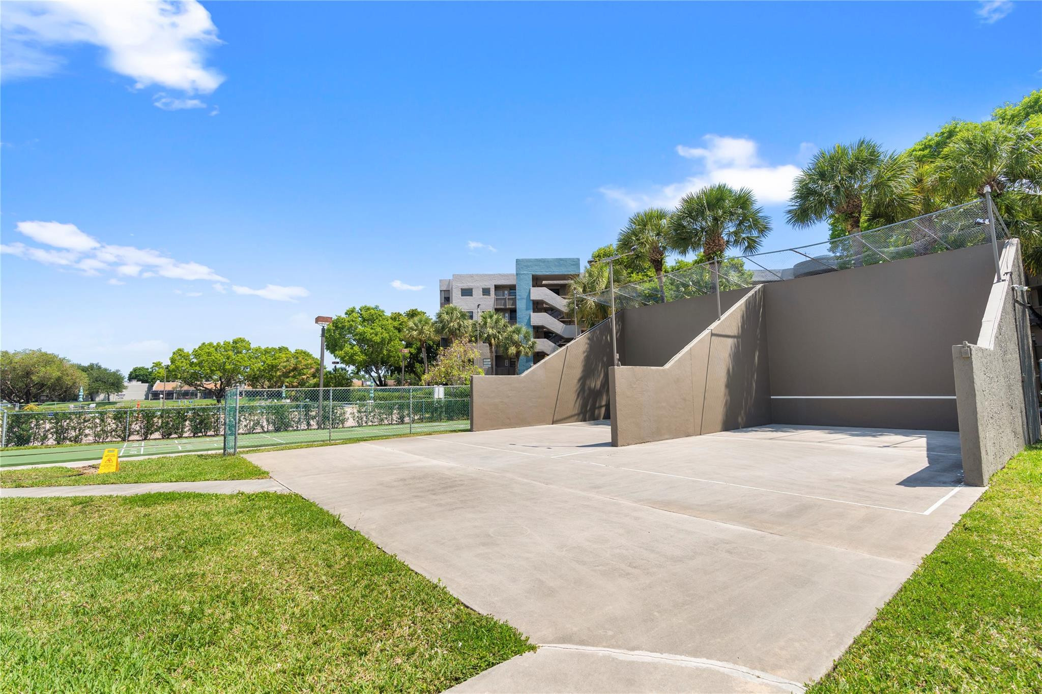 900 Colony Point Circle, Unit 511 Pembroke Pines, FL 33026 - Photo 35 of 38 Photo 35