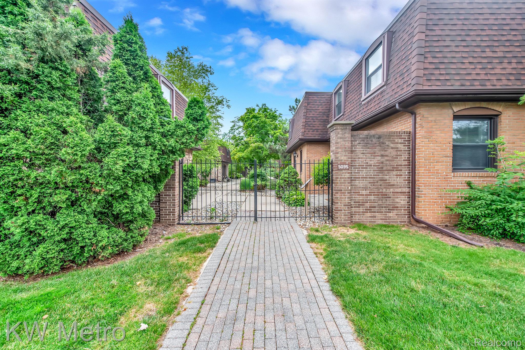 5095 Crooks Road, Unit 4 Royal Oak, MI 48073 - Photo 18 of 26 Gallery Image 18