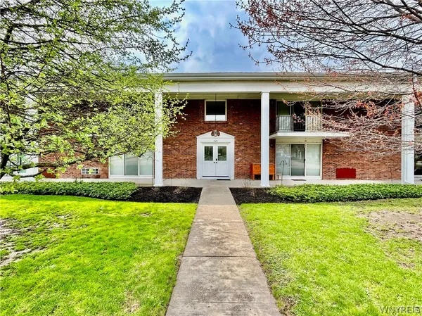 $215,000 | 345 South Cayuga Road, Unit D, Amherst, NY 14221