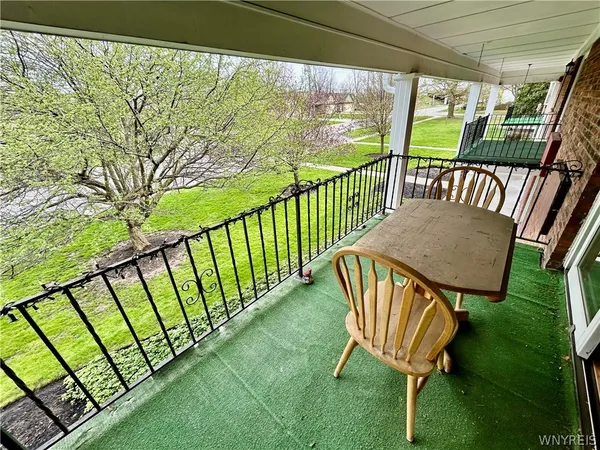 $215,000 | 345 South Cayuga Road, Unit D, Amherst, NY 14221