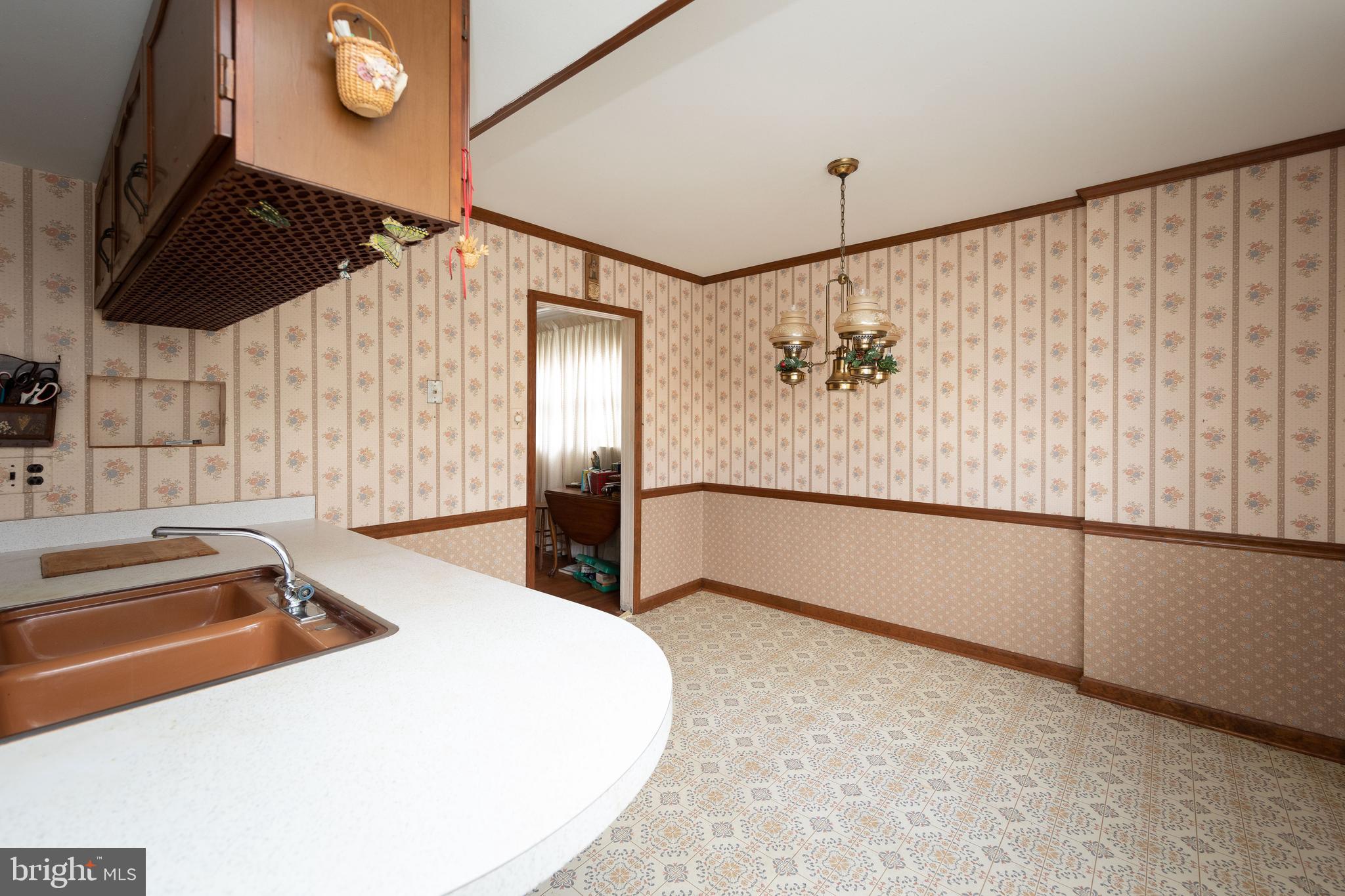 658 Renz Street Philadelphia, PA 19128 - Photo 10 of 31 Kitchen