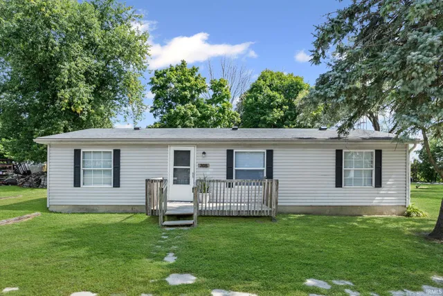 $129,900 | 705 South Clinton Street, West Lebanon, IN 47991