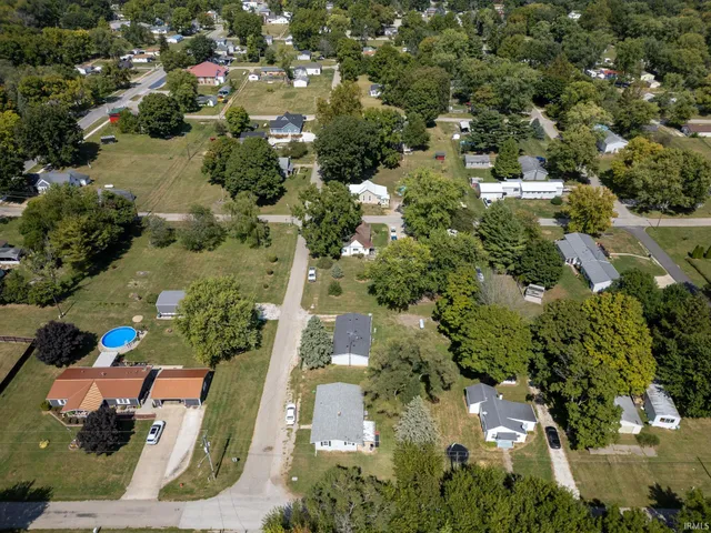 $129,900 | 705 South Clinton Street, West Lebanon, IN 47991