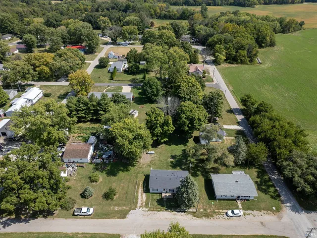 $129,900 | 705 South Clinton Street, West Lebanon, IN 47991