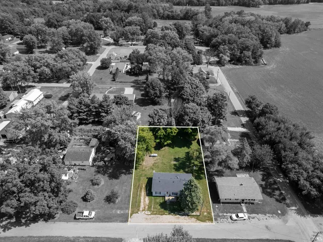 $129,900 | 705 South Clinton Street, West Lebanon, IN 47991