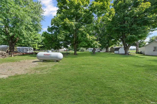 $129,900 | 705 South Clinton Street, West Lebanon, IN 47991