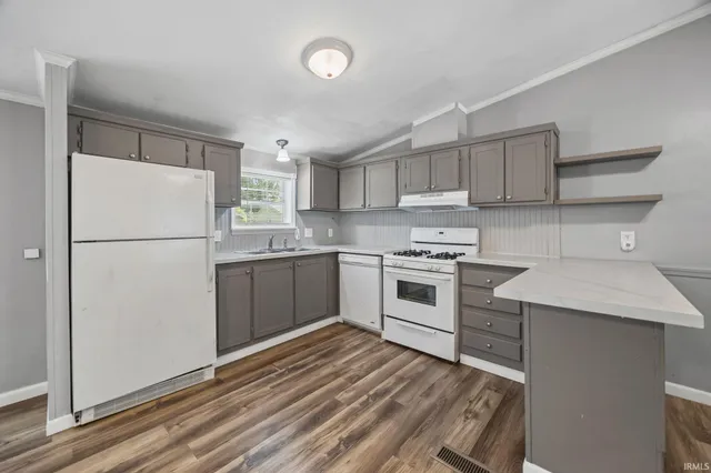 $129,900 | 705 South Clinton Street, West Lebanon, IN 47991