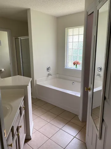 $2,100 | 2800 Pinnacle Point Drive, Crestview, FL 32539