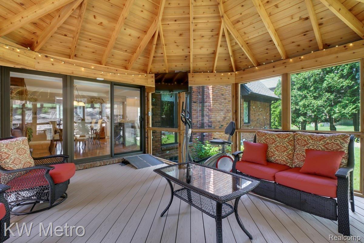 36915 Valley Ridge Drive Farmington, MI 48331 - Photo 20 of 39 dsc08589-dsc08591.jpg