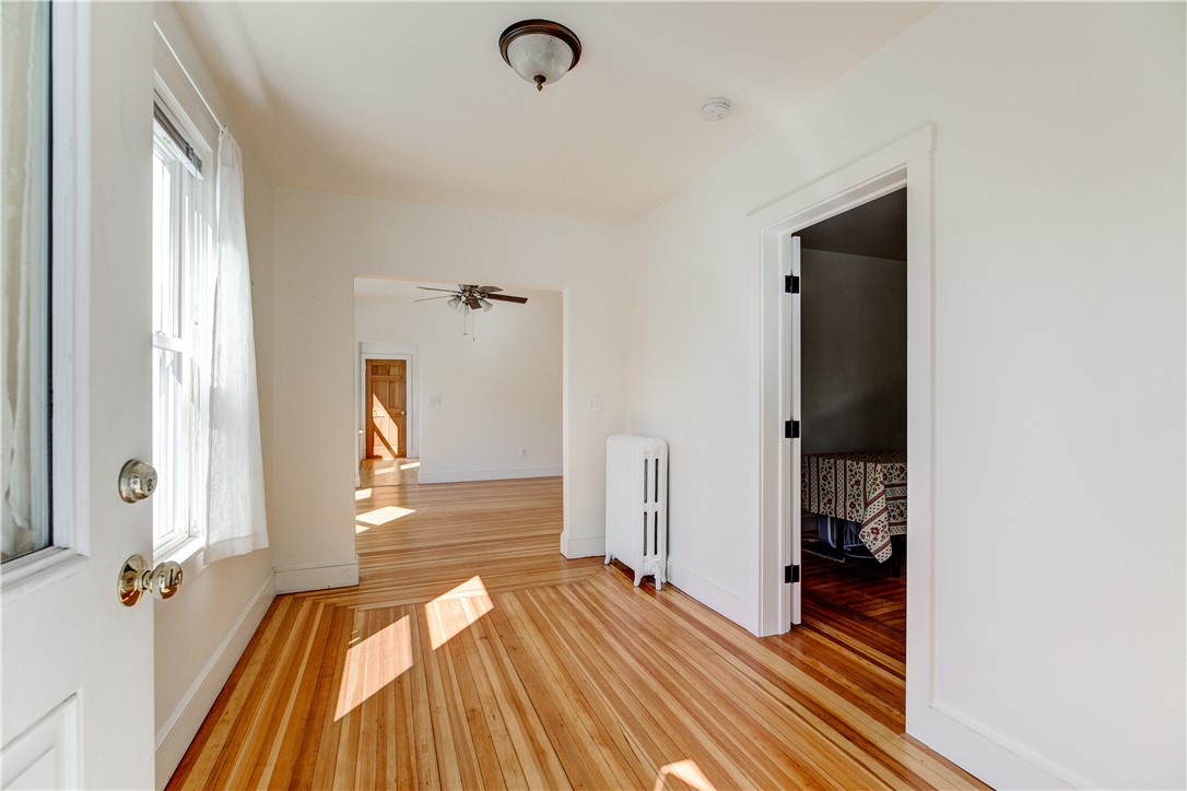 577 Spring Street Newport, RI 02840 - Photo 3 of 18