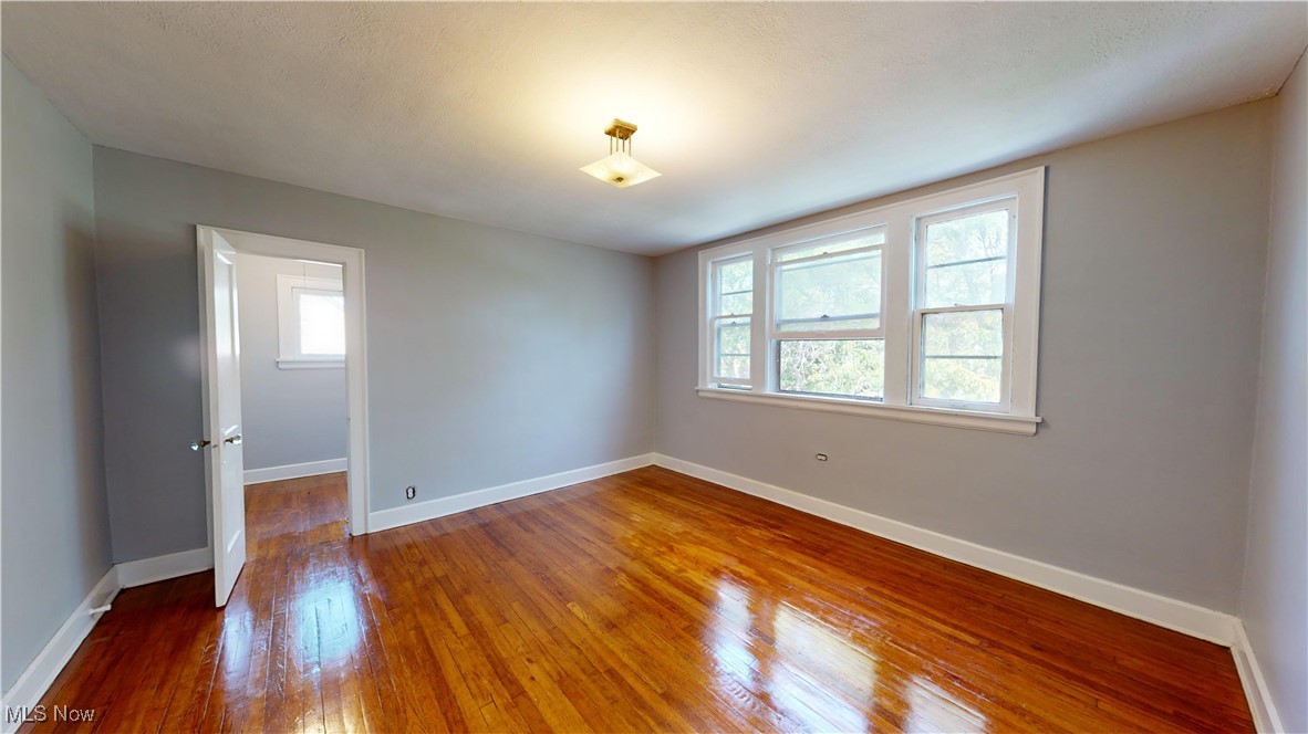 3558 Chelton Road Cleveland, OH 44120 - Photo 20 of 34