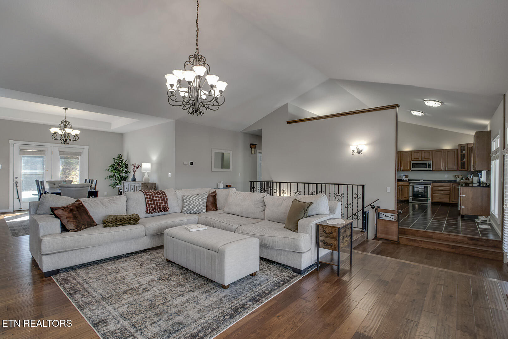 417 River Road Loudon, TN 37774 - Photo 12 of 60 Living Room 4