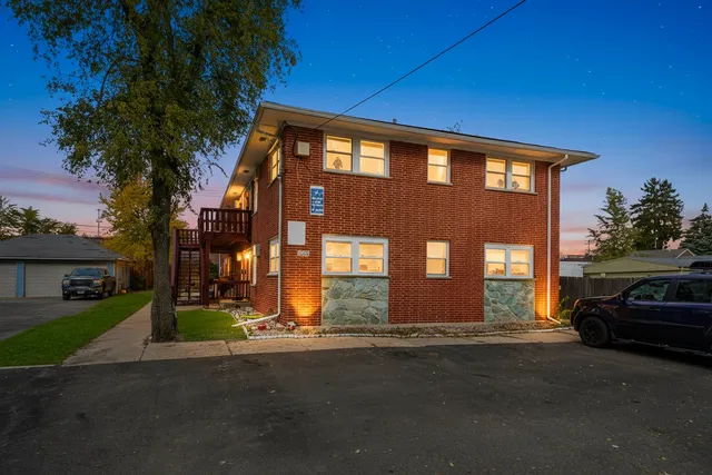 $900,000 | 431 Filweber Court, Antioch, IL 60002