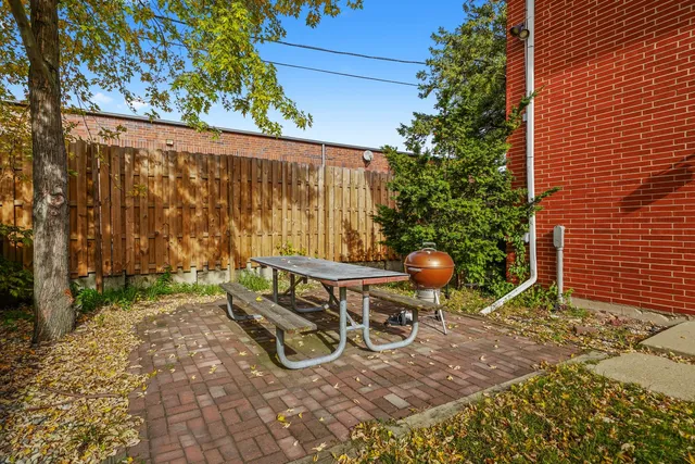 $900,000 | 431 Filweber Court, Antioch, IL 60002