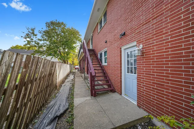 $900,000 | 431 Filweber Court, Antioch, IL 60002