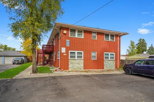 $900,000 | 431 Filweber Court, Antioch, IL 60002