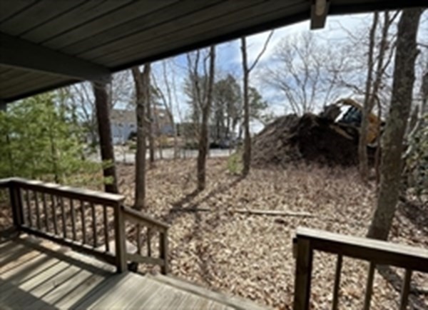 383 Mashpee Neck Road Mashpee, MA 02649 - Photo 2 of 4 Gallery Image 2