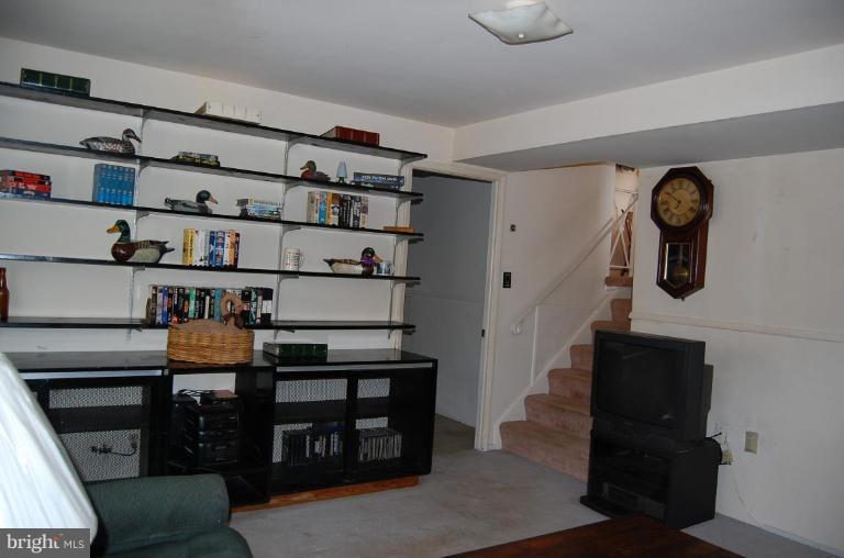 5009 Old Court Road Randallstown, MD 21133 - Photo 14 of 16 Family Room
