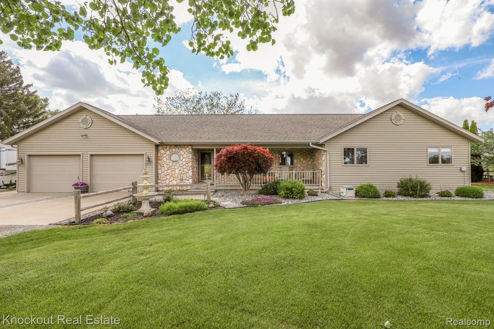 3060 South Kirk Road Vassar, MI 48768 - Photo 2 of 54 3060 Kirk Rd Vassar-2.jpg
