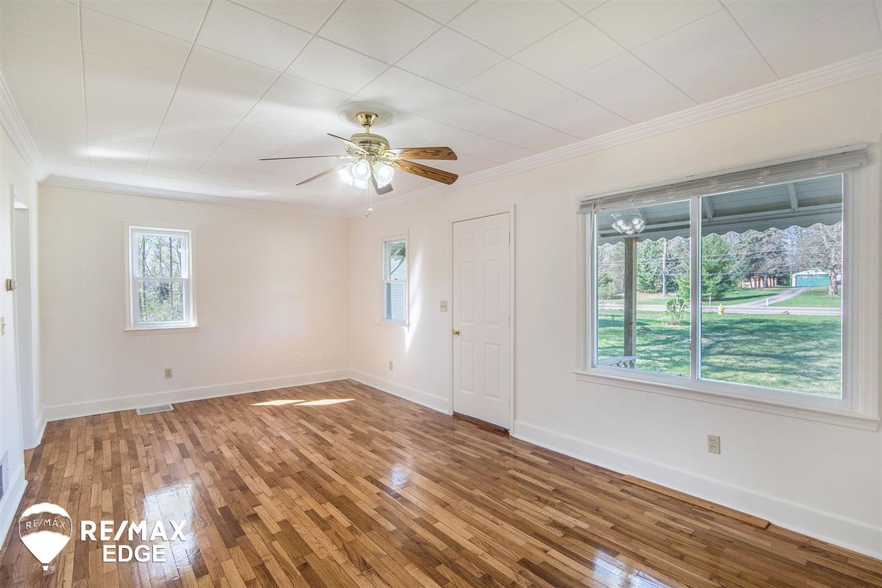 2060 North Irish Road Davison, MI 48423 - Photo 7 of 18 50038962-6.JPG