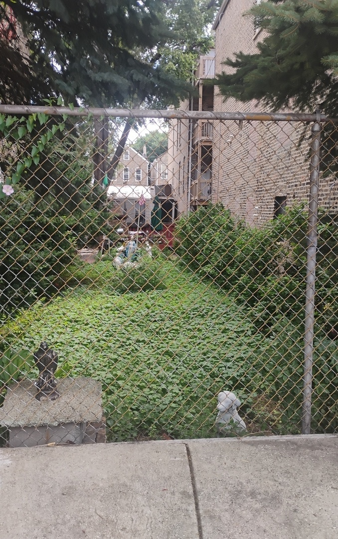 2015 South Throop Street Chicago, IL 60608 - Photo 2 of 4