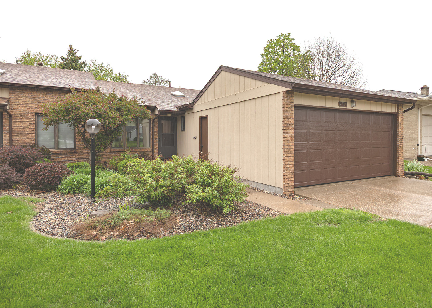 4237 26th Avenue, Unit 1 Moline, IL 61265 - Photo 1 of 18 Gallery Image 1