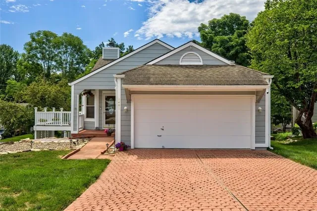 $290,000 | 1401 Northwest Birdseye Court, Blue Springs, MO 64015