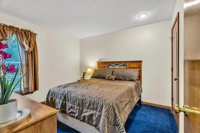 $290,000 | 1401 Northwest Birdseye Court, Blue Springs, MO 64015