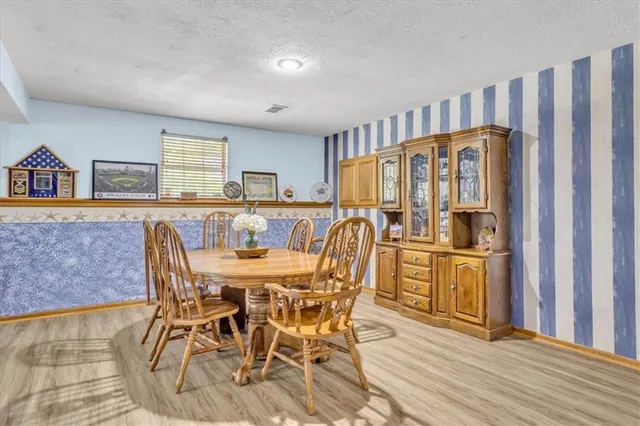 $290,000 | 1401 Northwest Birdseye Court, Blue Springs, MO 64015