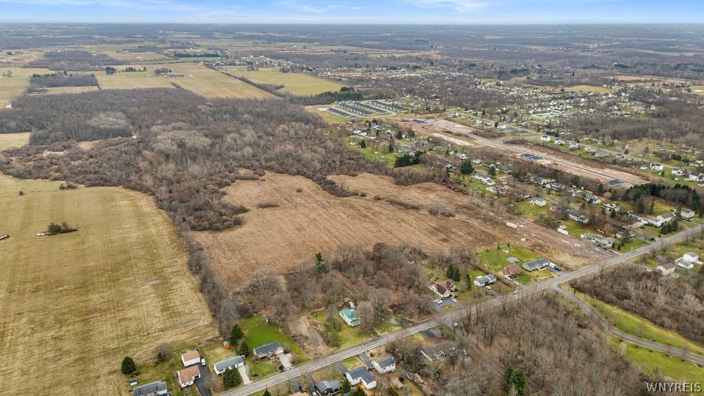 1000 Ernest Road Lockport, NY 14094 - Photo 6 of 16