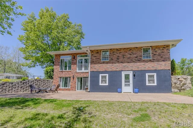 $415,000 | 4 Valley Carlinville Il 62626, Carlinville, IL 62626
