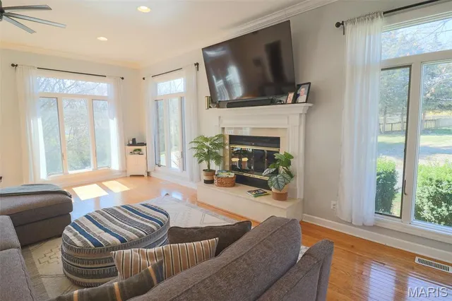 $415,000 | 4 Valley Carlinville Il 62626, Carlinville, IL 62626