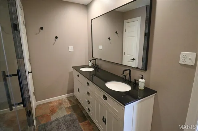 $415,000 | 4 Valley Carlinville Il 62626, Carlinville, IL 62626