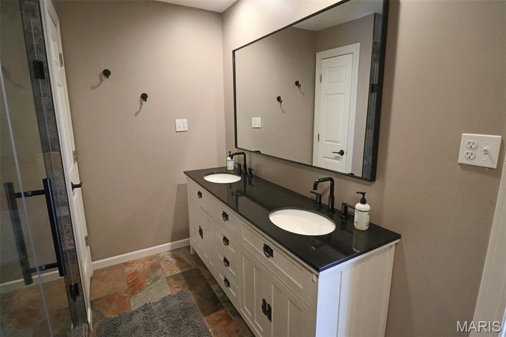 4 Valley Carlinville Il 62626 Carlinville, IL 62626 - Photo 34 of 72