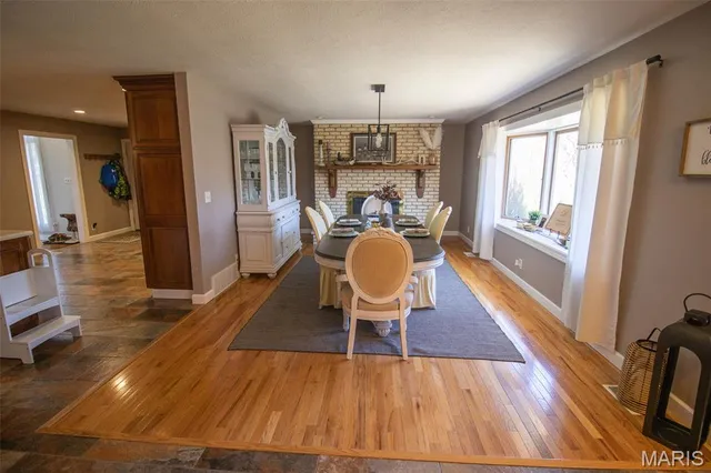 $415,000 | 4 Valley Carlinville Il 62626, Carlinville, IL 62626