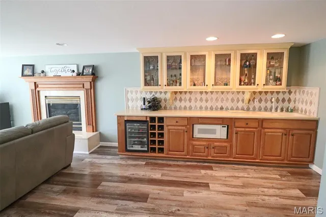 $415,000 | 4 Valley Carlinville Il 62626, Carlinville, IL 62626