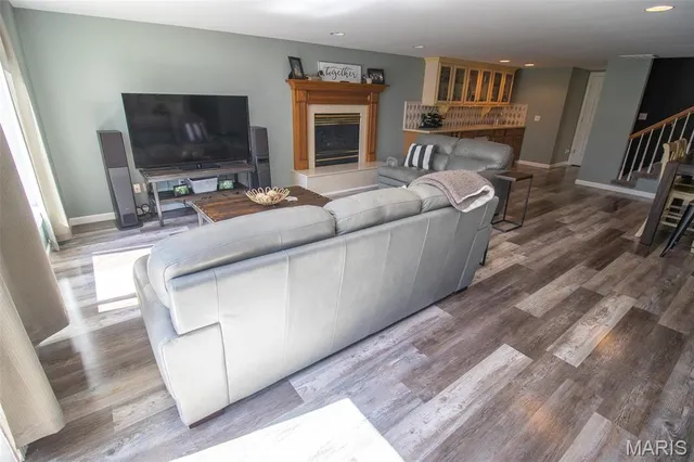 $415,000 | 4 Valley Carlinville Il 62626, Carlinville, IL 62626