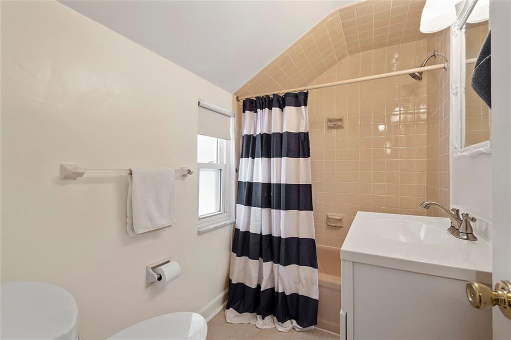 4118 Highgrove Road Pittsburgh, PA 15234 - Photo 11 of 20 Gallery Image 11