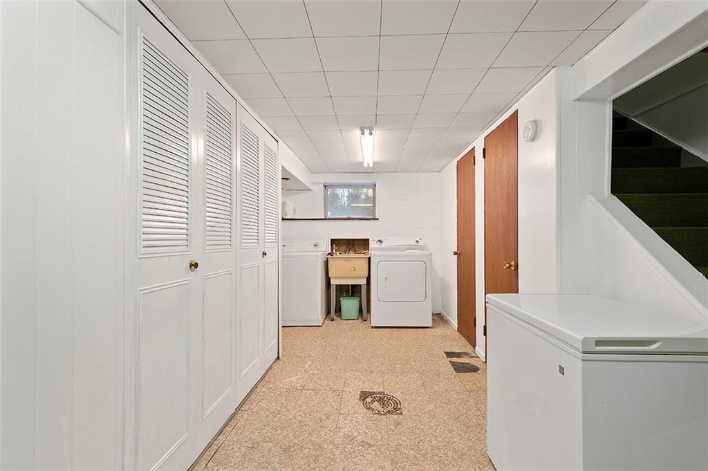 4118 Highgrove Road Pittsburgh, PA 15234 - Photo 15 of 20 Gallery Image 15