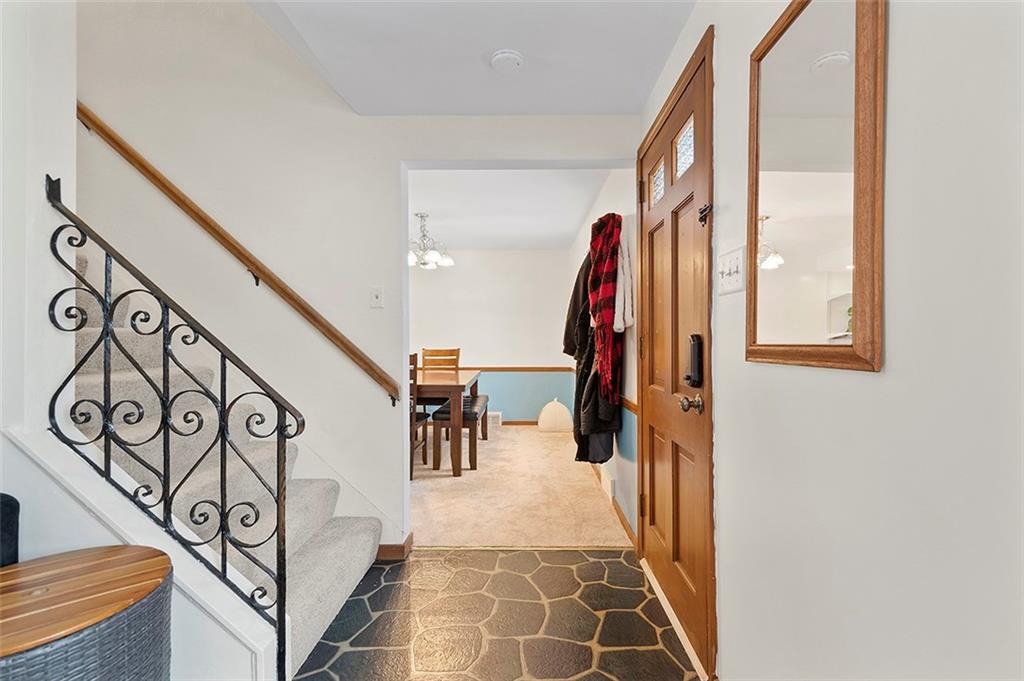4118 Highgrove Road Pittsburgh, PA 15234 - Photo 3 of 20 Gallery Image 3